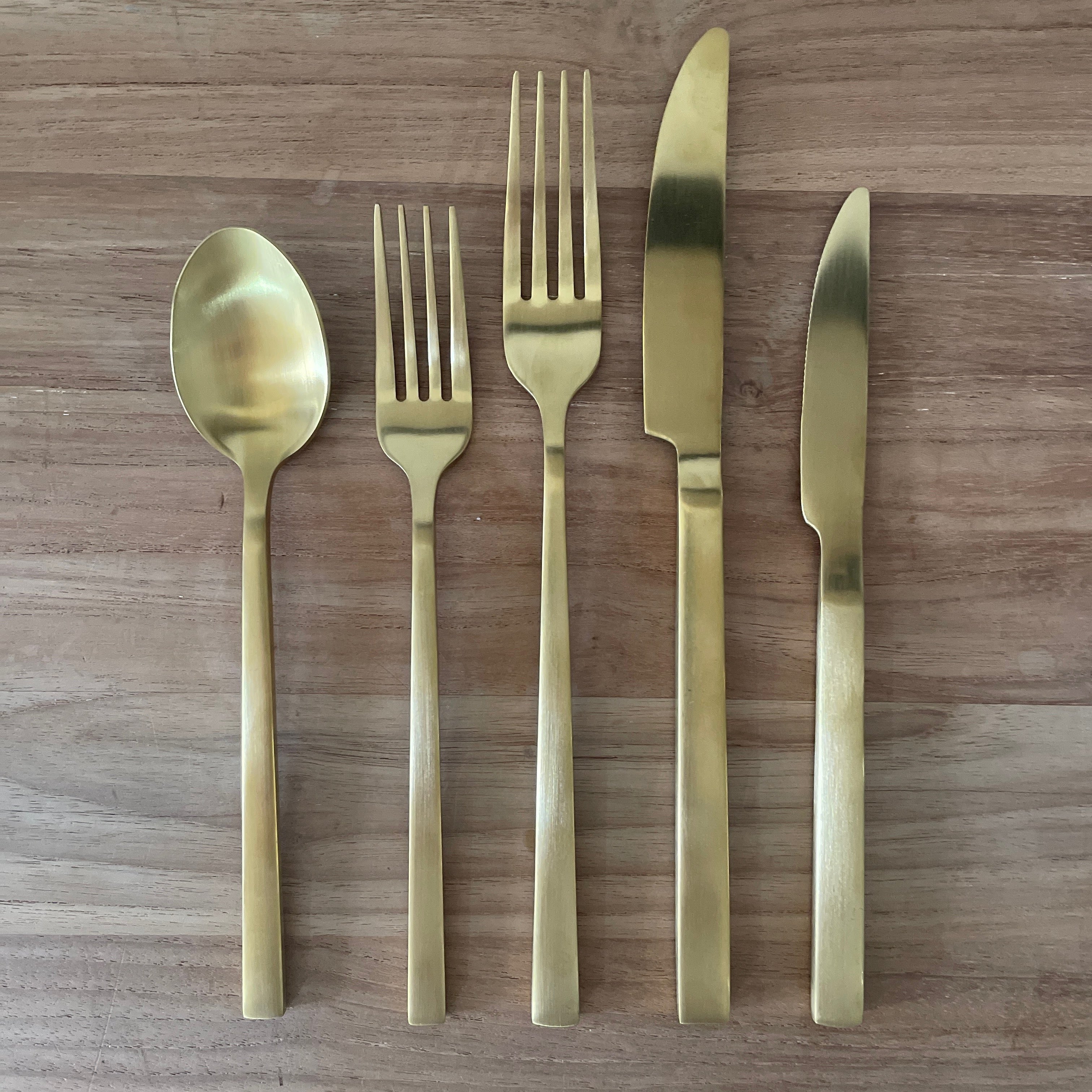 Modern 5 Piece Cutlery Set / Colours